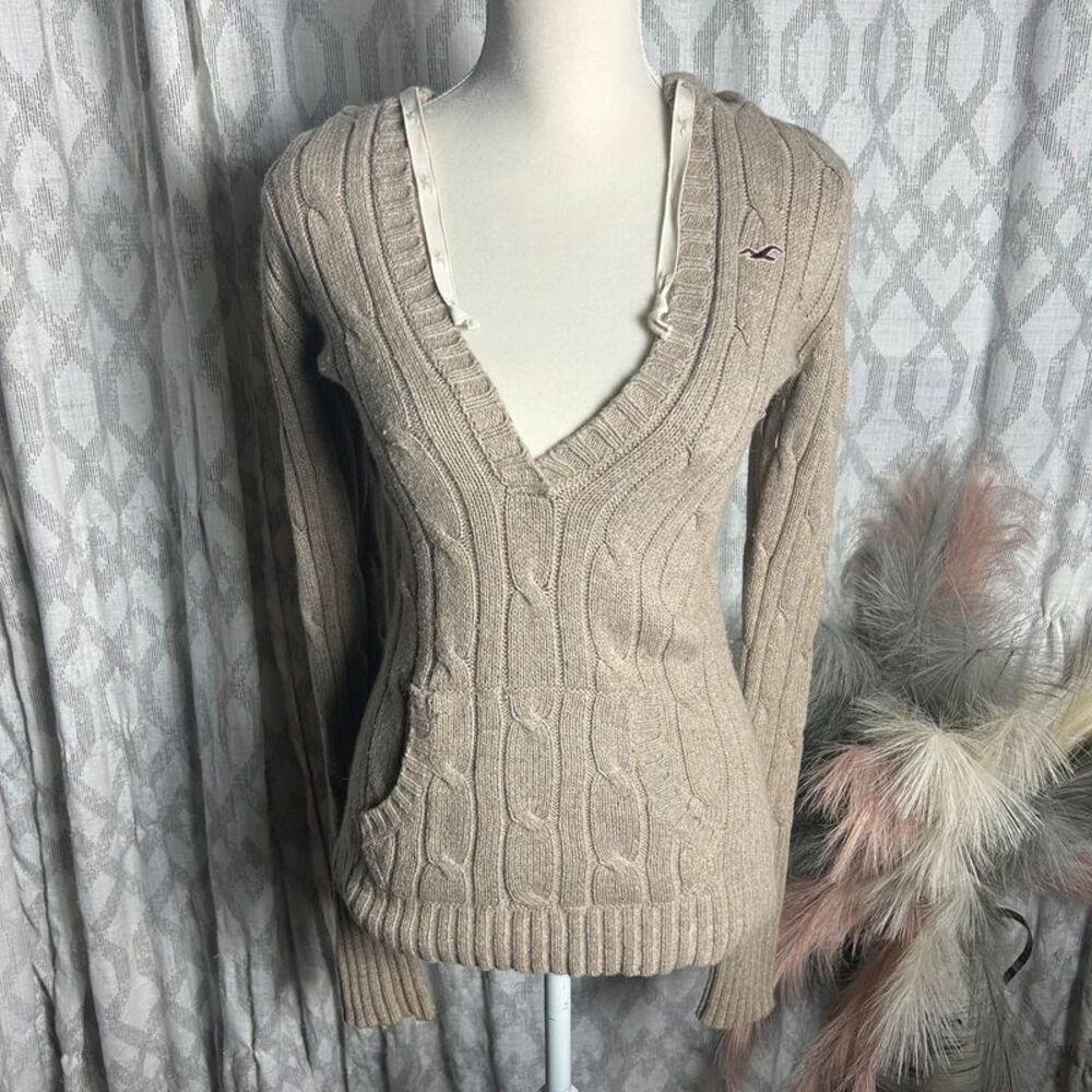 Women's Hollister Y2K Babydoll Style Sweater Medium